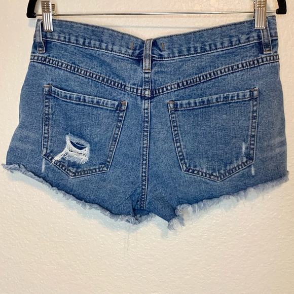 Free People Jillian Runaway Cutoff Button Fly Jean Shorts Distressed Size 27 - Picture 7 of 8
